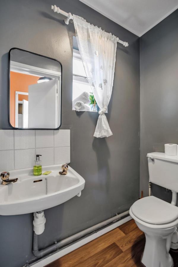 Perfect For Contractors - Canterbury - Free Parking - Ultra Wifi מראה חיצוני תמונה