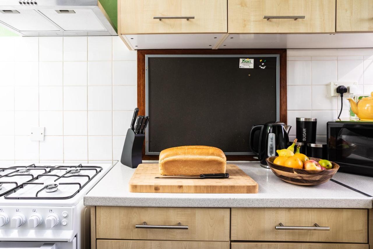 Perfect For Contractors - Canterbury - Free Parking - Ultra Wifi מראה חיצוני תמונה